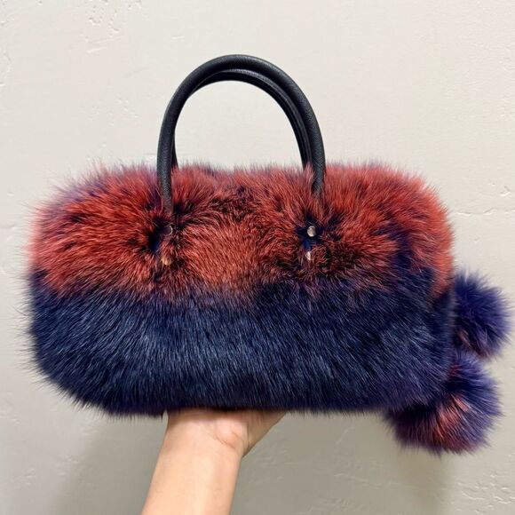 2 Tone Gradient Real Fox Fur Handmade Boston Bag/Crossbody & 2 Fur Balls Charm - Picture 1 of 17